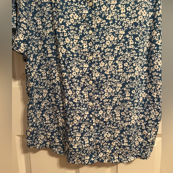 LC Waikiki Women’s V-Neck Button Down Flutter Sleeves Lightweight Top Sz40 Blue - Picture 8 of 11